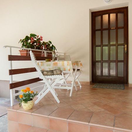 Studio And Apartment Nadia With Garden Poreč Exteriör bild