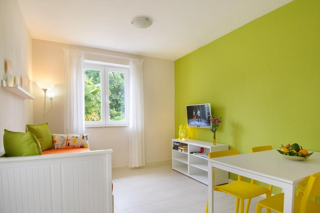 Studio And Apartment Nadia With Garden Poreč Exteriör bild