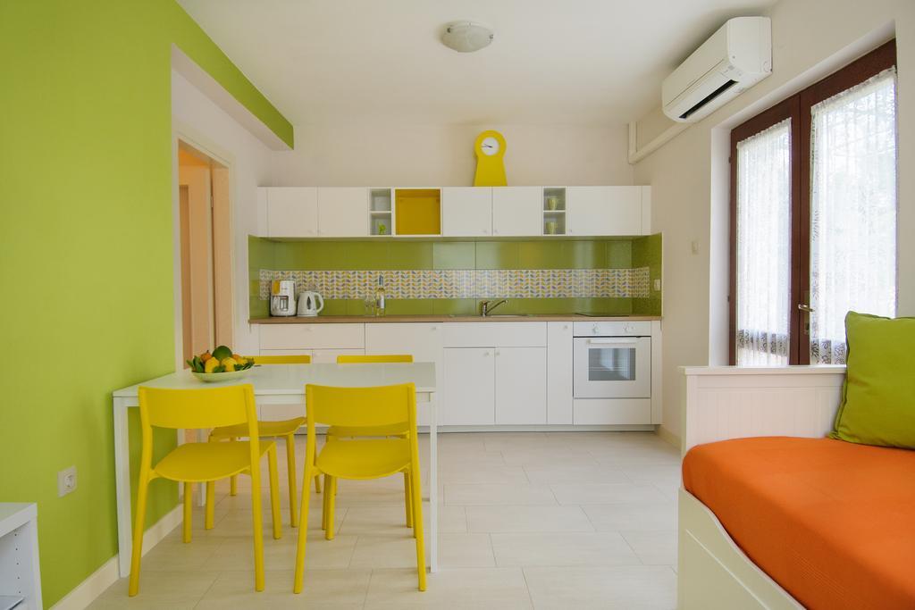 Studio And Apartment Nadia With Garden Poreč Exteriör bild