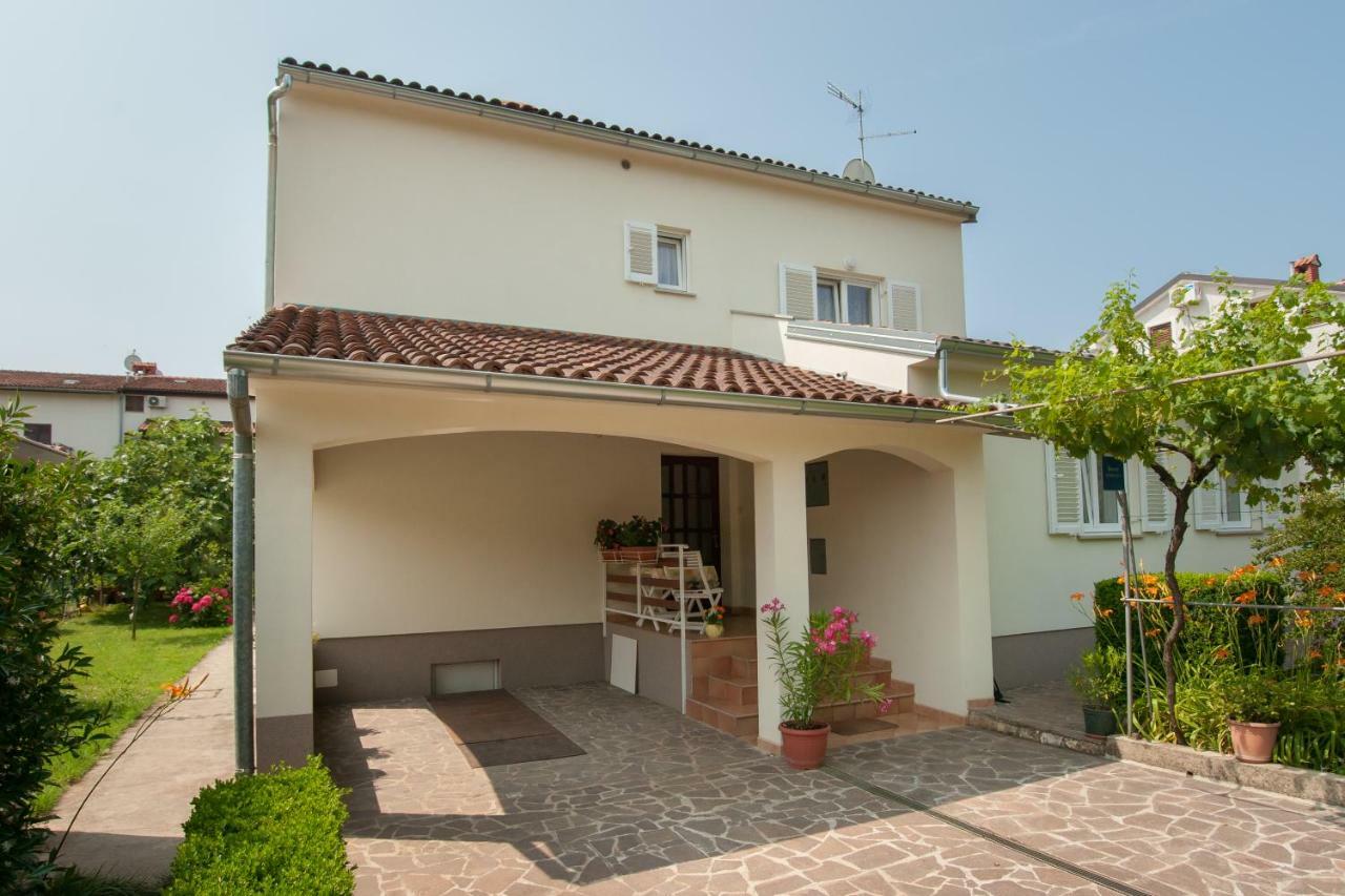 Studio And Apartment Nadia With Garden Poreč Exteriör bild